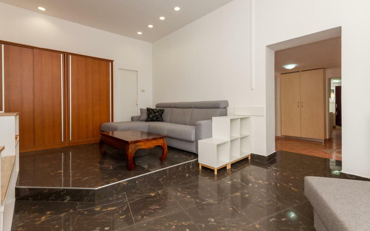 Philosophy Apartment Порторож Экстерьер фото